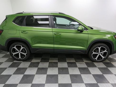 New 2026 Volkswagen Taos SEL image 7