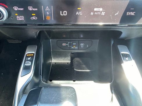 Certified 2025 Kia Sorento S w/ Panoramic Sunroof Package FWD image 20