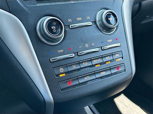 Used 2017 Lincoln MKC Premiere image 15