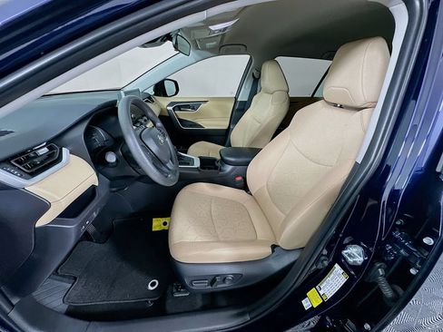 Certified 2025 Toyota RAV4 XLE FWD image 21