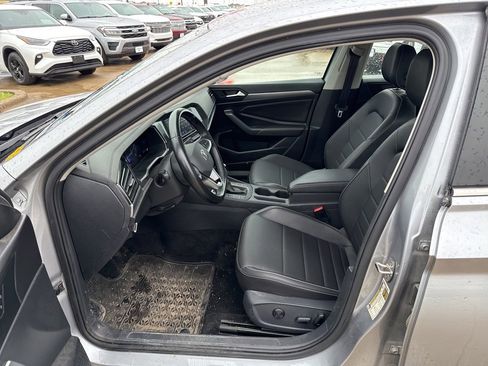 Used 2023 Volkswagen Jetta SE image 19