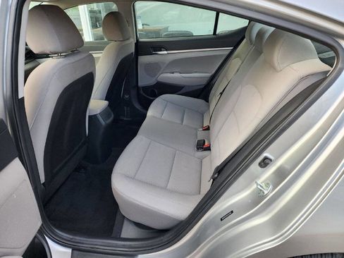Used 2020 Hyundai Elantra SE FWD image 10