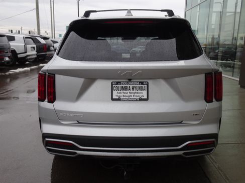 Used 2023 Kia Sorento SX Prestige image 4