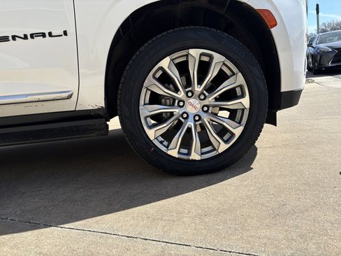 Used 2023 GMC Yukon Denali w/ Max Trailering Package AWD/4WD image 13