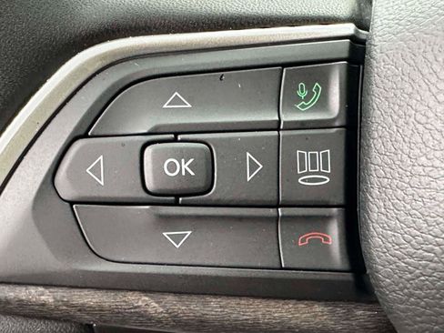 Used 2023 Jeep Grand Cherokee Limited w/ Luxury Tech Group II image 20