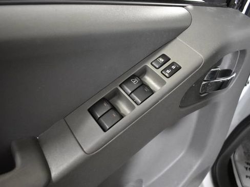 Used 2019 Nissan Frontier SV AWD/4WD image 8