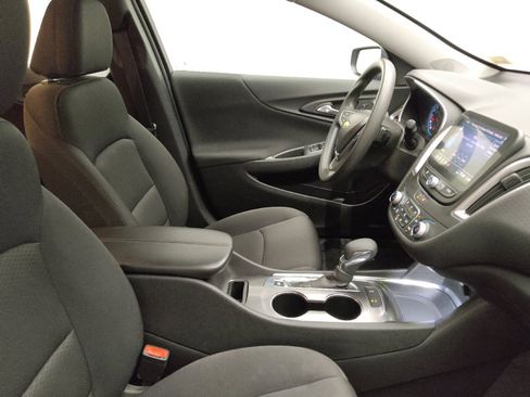 Used 2025 Chevrolet Malibu LT image 21
