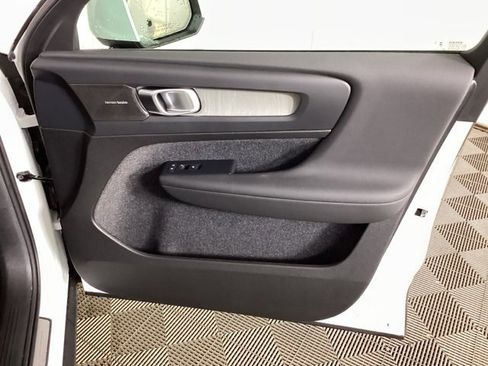 New 2025 Volvo XC40 B5 Ultra w/ Climate Package image 22