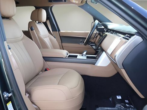 New 2026 Land Rover Range Rover Long Wheelbase SE AWD/4WD image 17