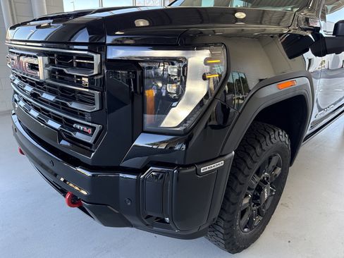Used 2026 GMC Sierra 2500 AT4 w/ AT4 Premium Plus Package image 5