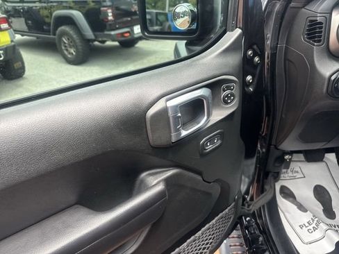 Used 2020 Jeep Wrangler Sport AWD/4WD image 13
