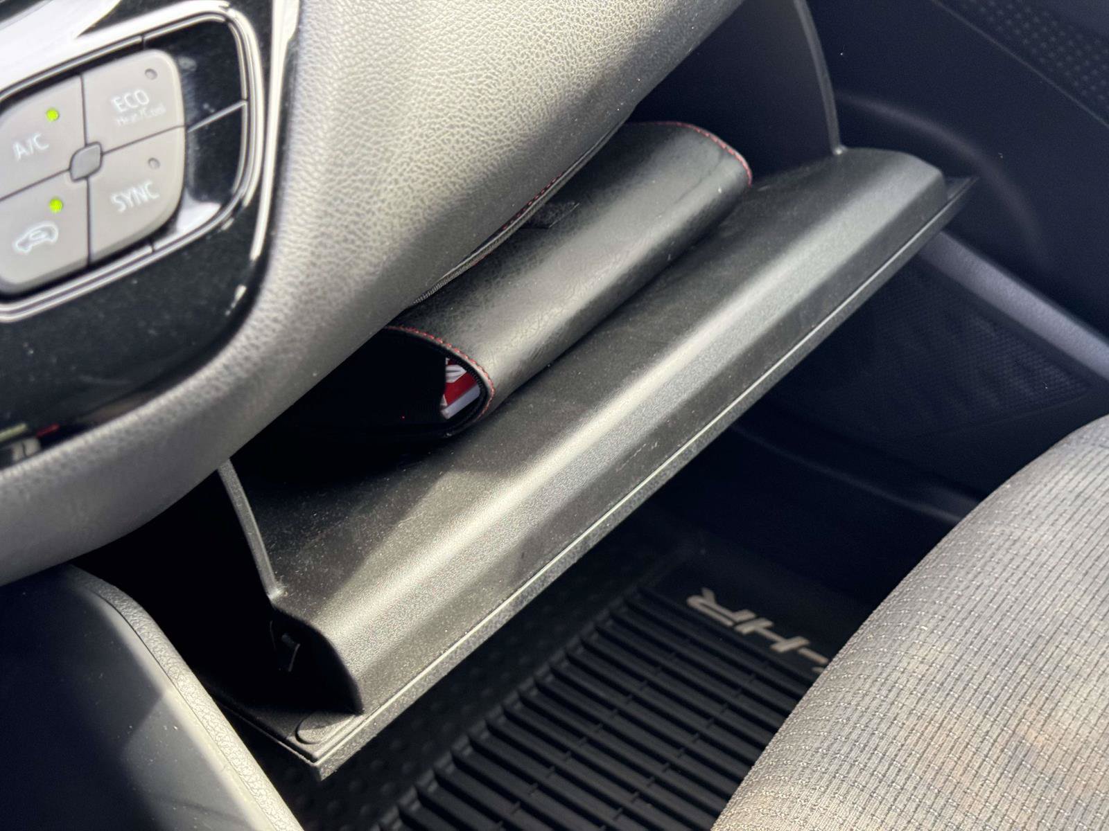 Used 2019 Toyota C-HR LE FWD image 28
