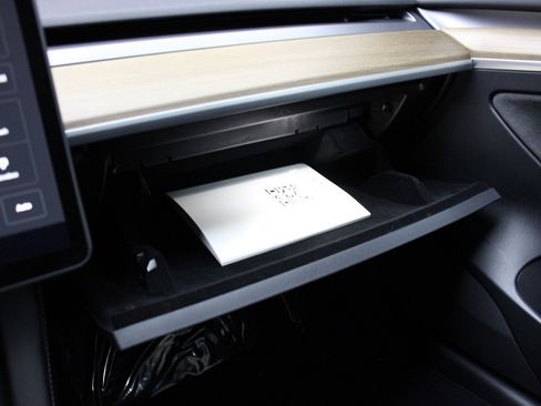 Used 2023 Tesla Model 3 Standard Range image 14