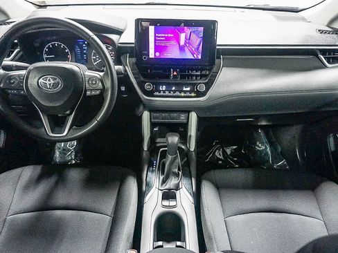 Certified 2025 Toyota Corolla Cross LE FWD image 14