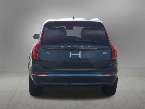 New 2026 Volvo XC90 B5 Plus w/ Protection Package Premier image 5