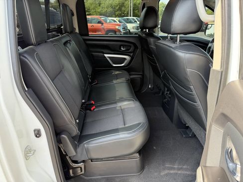 Used 2018 Nissan Titan PRO-4X image 23