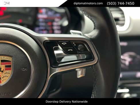 Used 2024 Porsche 718 Cayman w/ Premium Package image 31