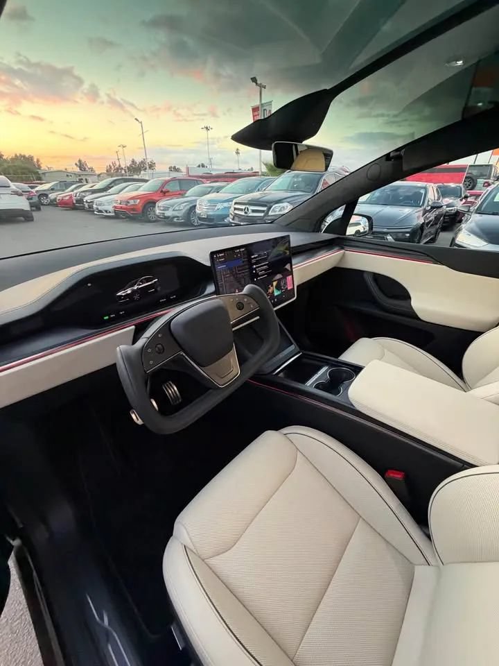 Used 2026 Tesla Model X Plaid AWD/4WD image 9