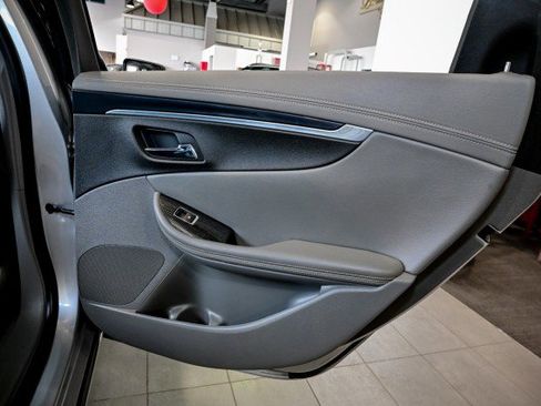 Used 2019 Chevrolet Impala LT FWD image 26