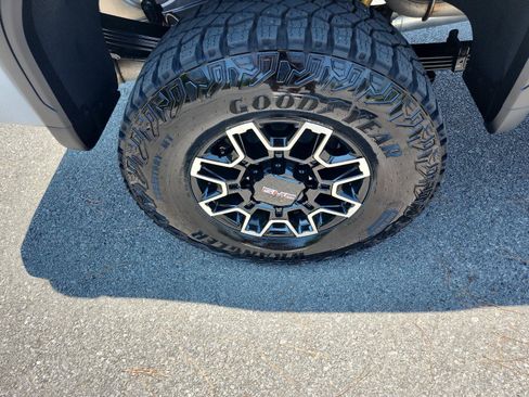 Used 2026 GMC Sierra 2500 AT4X AWD/4WD image 6