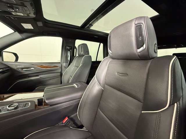 Certified 2024 Cadillac Escalade Premium Luxury AWD/4WD image 6