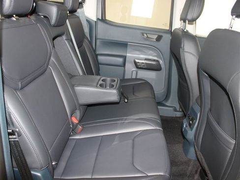 New 2025 Ford Maverick Lariat w/ Black Appearance Package image 28