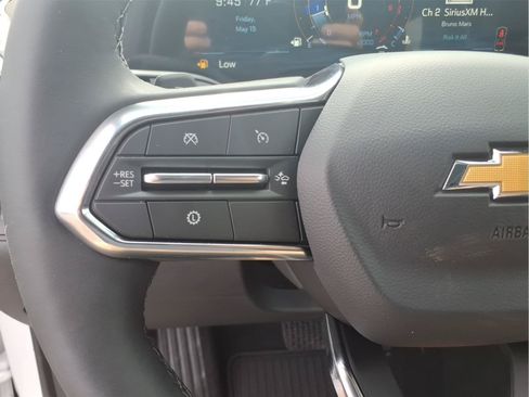 New 2026 Chevrolet Equinox LT w/ Convenience Package II FWD image 19