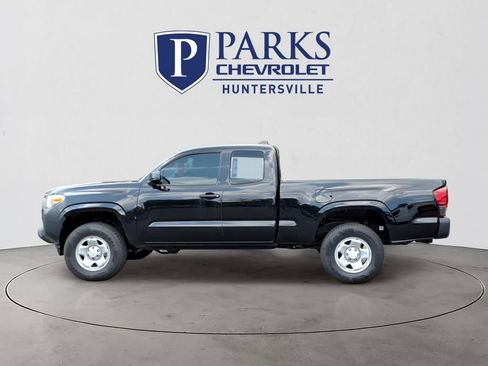Used 2023 Toyota Tacoma SR AWD/4WD image 29