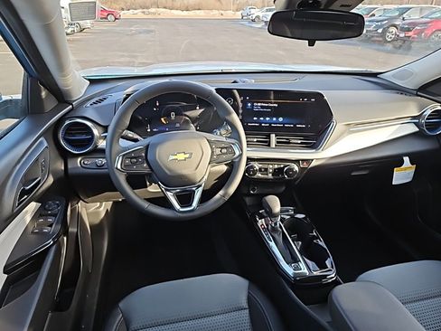 New 2026 Chevrolet Trax LT w/ Driver Confidence Package image 9