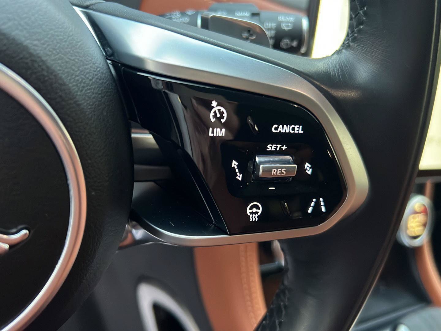Certified 2026 Jaguar F-PACE R-Dynamic S AWD/4WD image 12