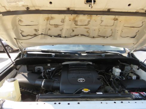 Used 2016 Toyota Tundra SR image 32