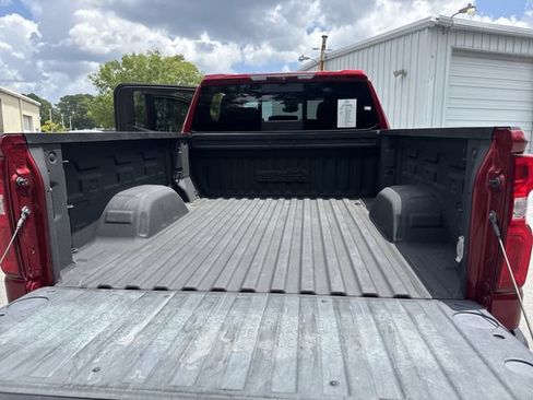 Used 2022 Chevrolet Silverado 1500 High Country w/ High Country Premium Package AWD/4WD image 12