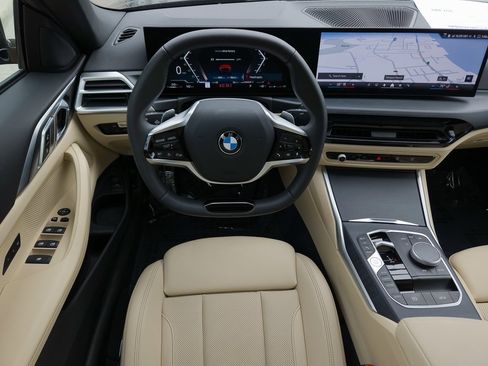 Used 2025 BMW 430i Convertible w/ Convenience Package image 21