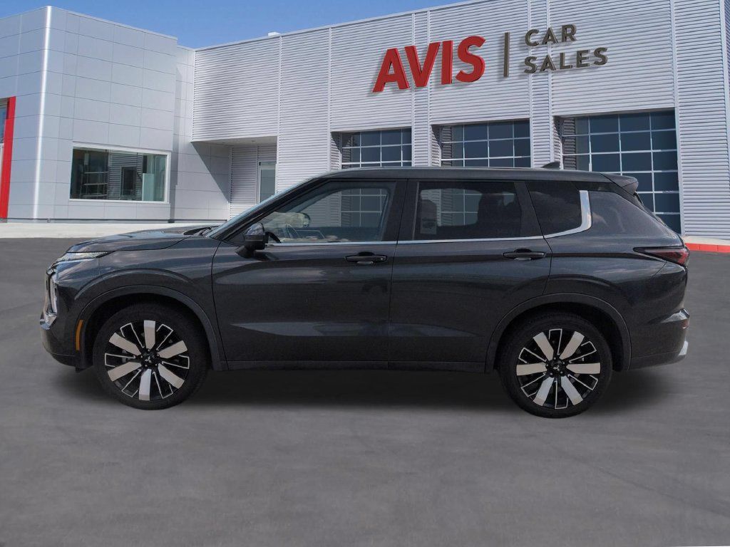 Used 2025 Mitsubishi Outlander SE AWD/4WD image 10