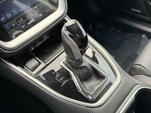 Certified 2025 Subaru Outback Touring XT AWD/4WD image 28