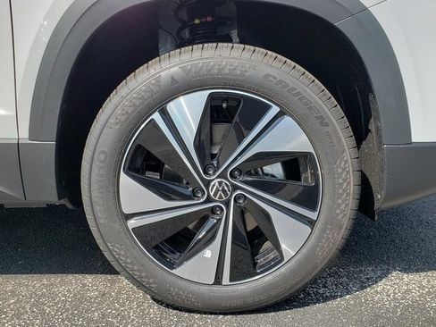 New 2026 Volkswagen Taos SE AWD/4WD image 12