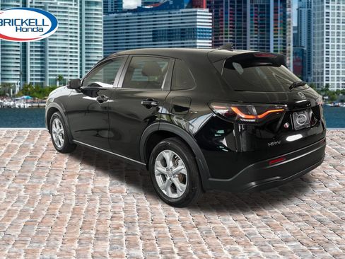 Certified 2025 Honda HR-V LX image 5