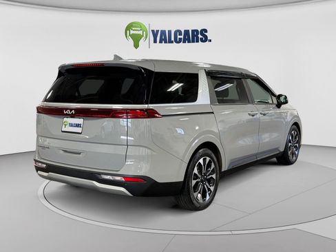 Used 2022 Kia Carnival EX FWD image 5