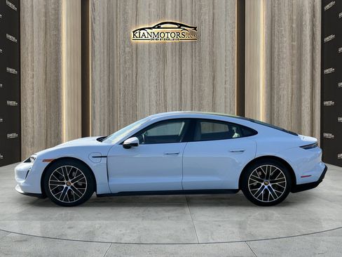 Used 2022 Porsche Taycan image 7
