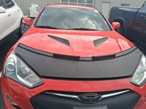 Used 2013 Hyundai Genesis 3.8 RWD image 6