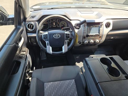 Used 2018 Toyota Tundra SR5 AWD/4WD image 17