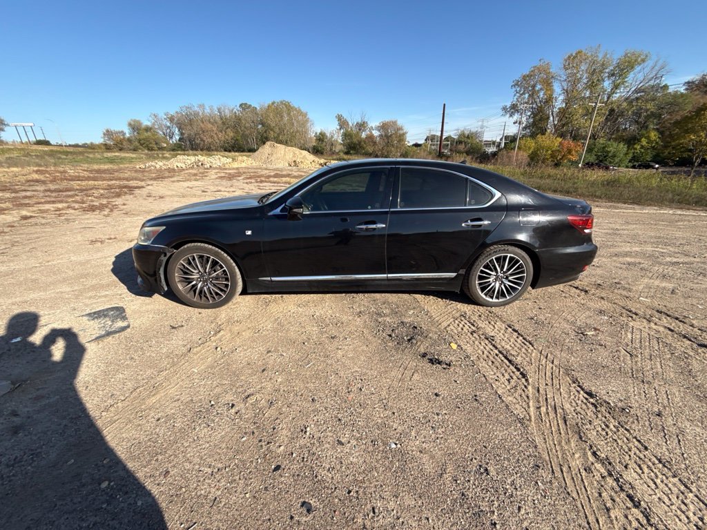 Used 2013 Lexus LS 460 AWD w/ F-Sport Pkg image 22