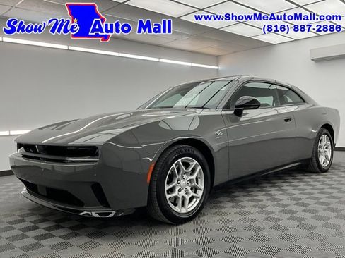 Used 2025 Dodge Charger R/T w/ Sun & Sound Package image 1