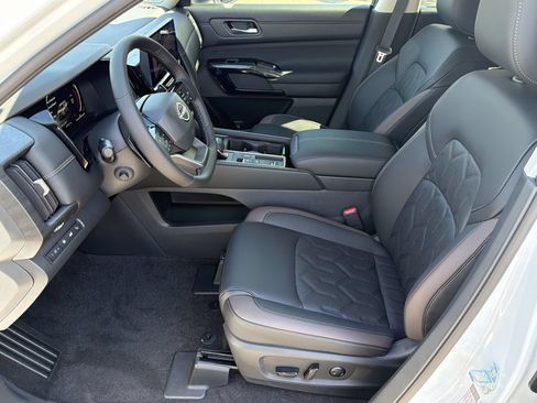 New 2026 Nissan Pathfinder Platinum w/ Cargo Package FWD image 18