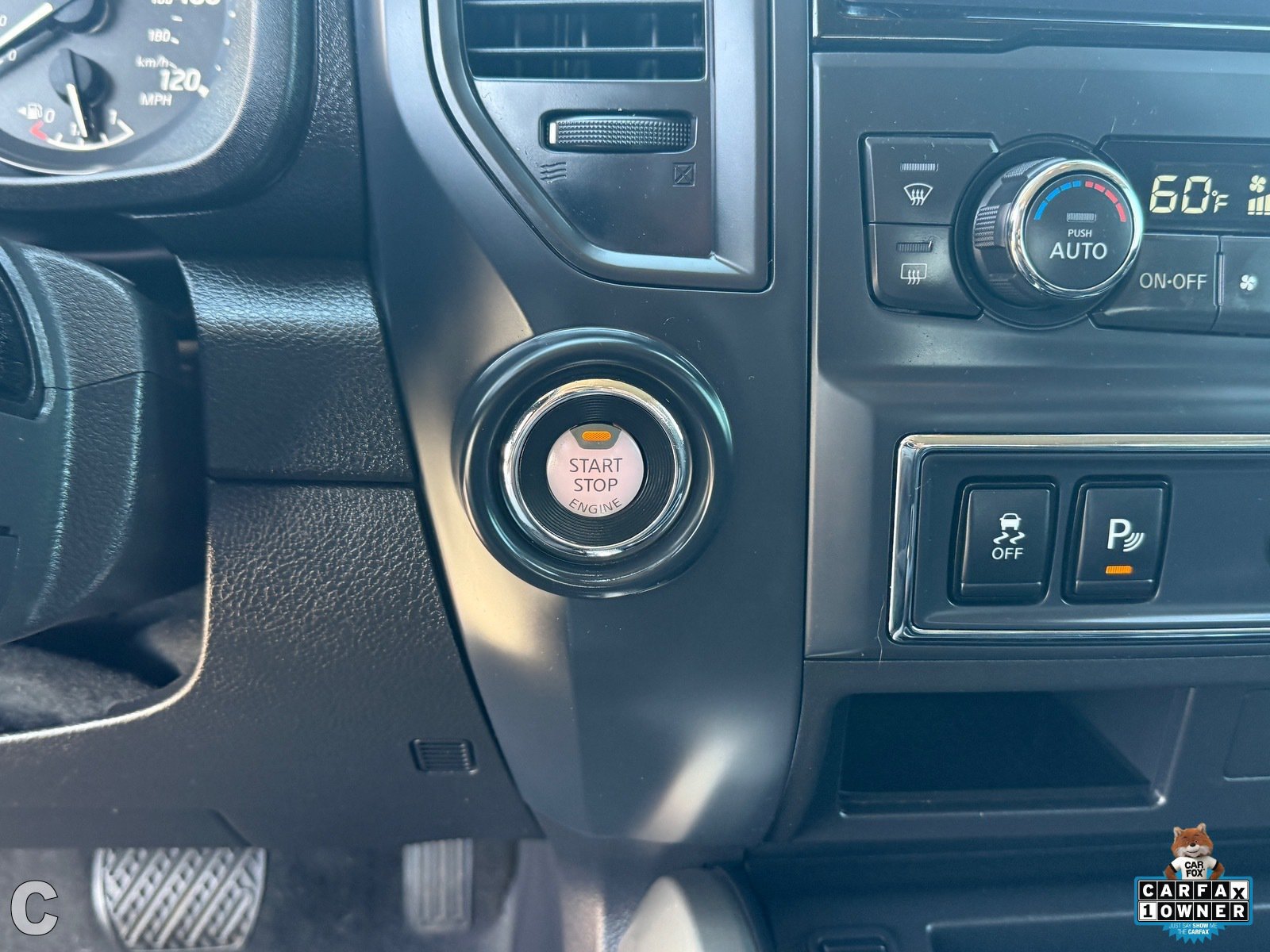 Used 2024 Nissan Titan SV w/ SV Convenience Package RWD image 27