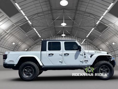 Used 2021 Jeep Gladiator Sport AWD/4WD image 4