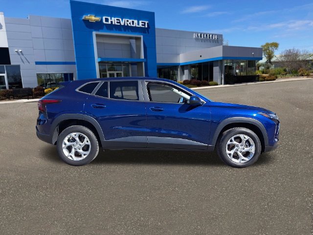 Used 2024 Chevrolet Trax LS w/ LS Convenience Package FWD image 28