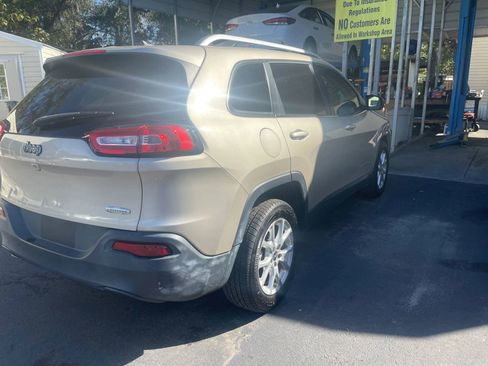 Used 2015 Jeep Cherokee Latitude image 5
