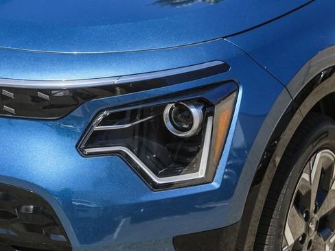 New 2026 Kia Niro Wind FWD image 13