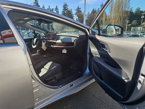 New 2026 Toyota Prius Plug-In Hybrid image 10